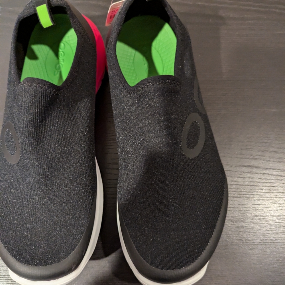 OOFOS OOMG SPORT LOW SHOE IN PINK RECOVERY SNEAKERS SIZE 8